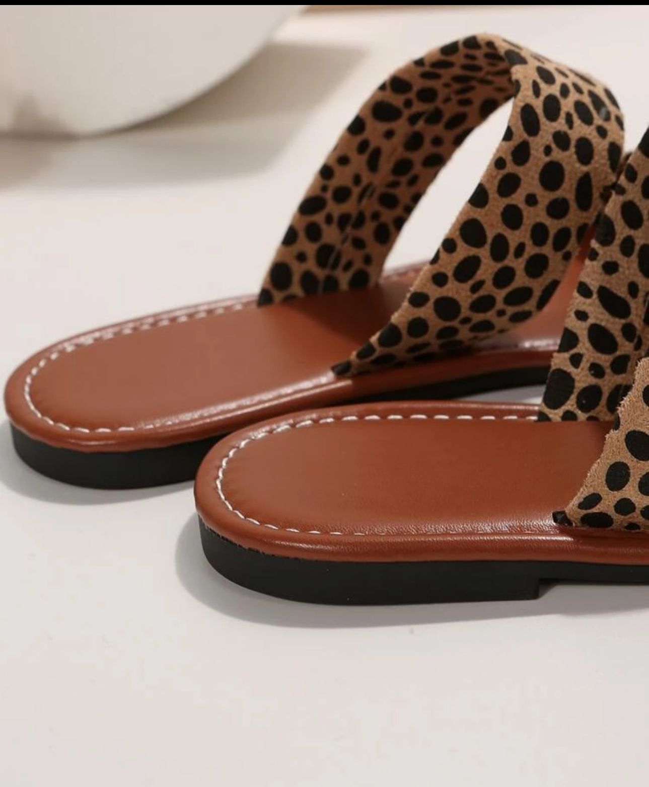 Imagen de Sandalias Planas con Patrón de Leopardo 