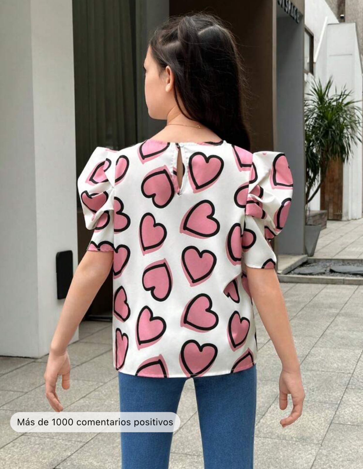 Imagen de BLUSA CON ESTAMPADO DE CORAZONES 