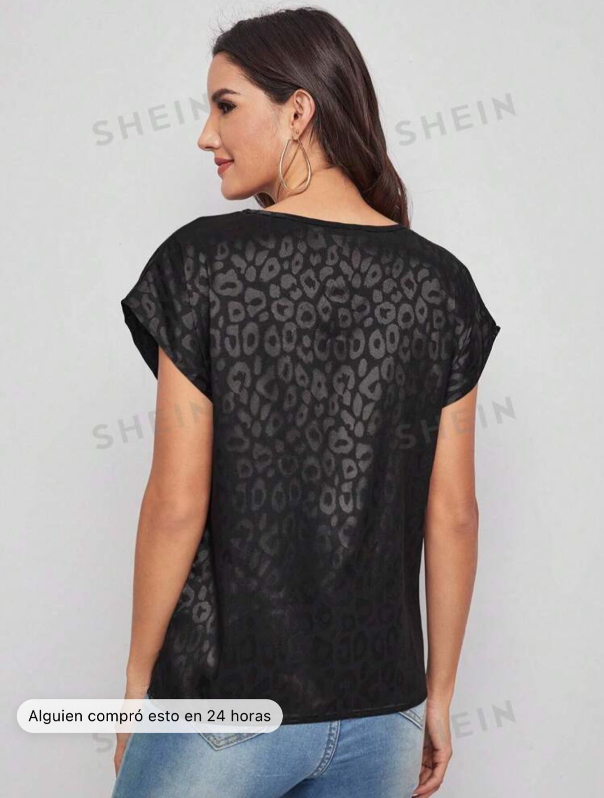 Imagen de BLUSA CON ESTAMPADO DE LEOPARDO 