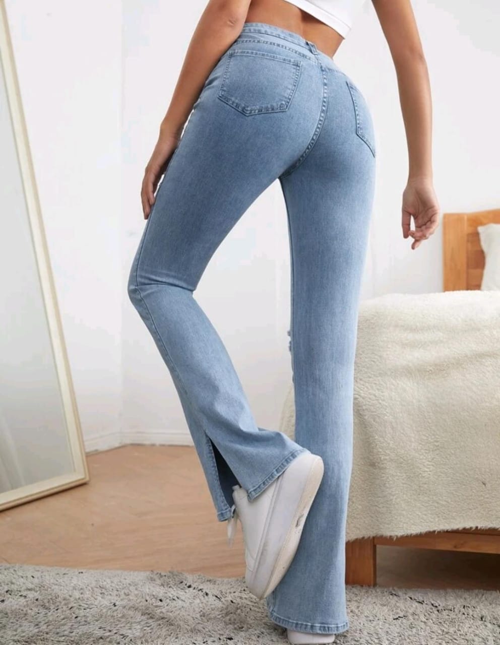 Imagen de JEANS ROTOS DE PIERNA AMPLIA 